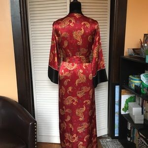 Vintage Jones New York silky robe and nightgown
